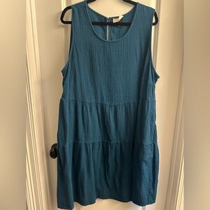 Universal thread tierd dress